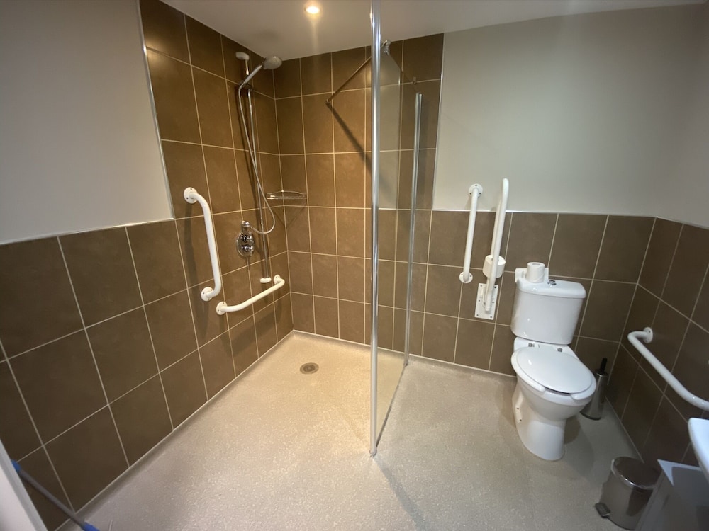 The Three Horseshoes Hotel 40/50