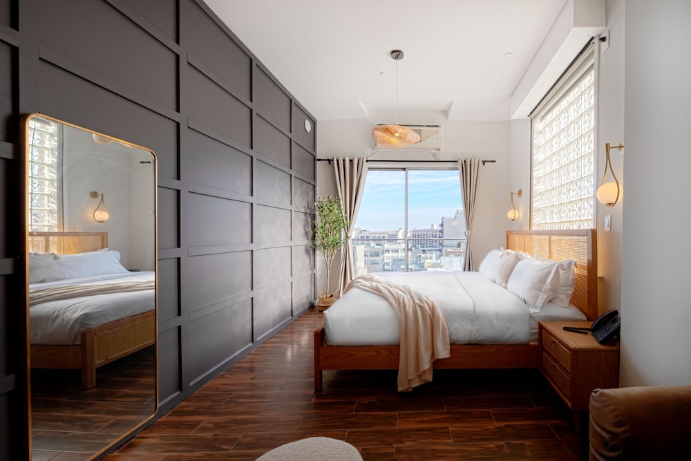 The Modernist Hotel 15/43