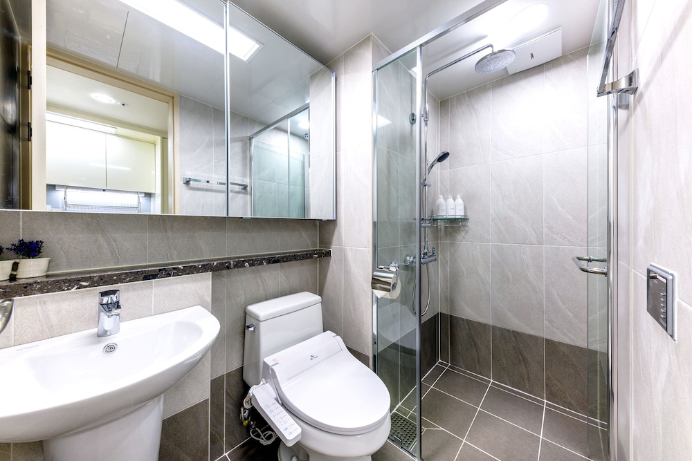 Shin Shin Hotel Seogwipo 47/50
