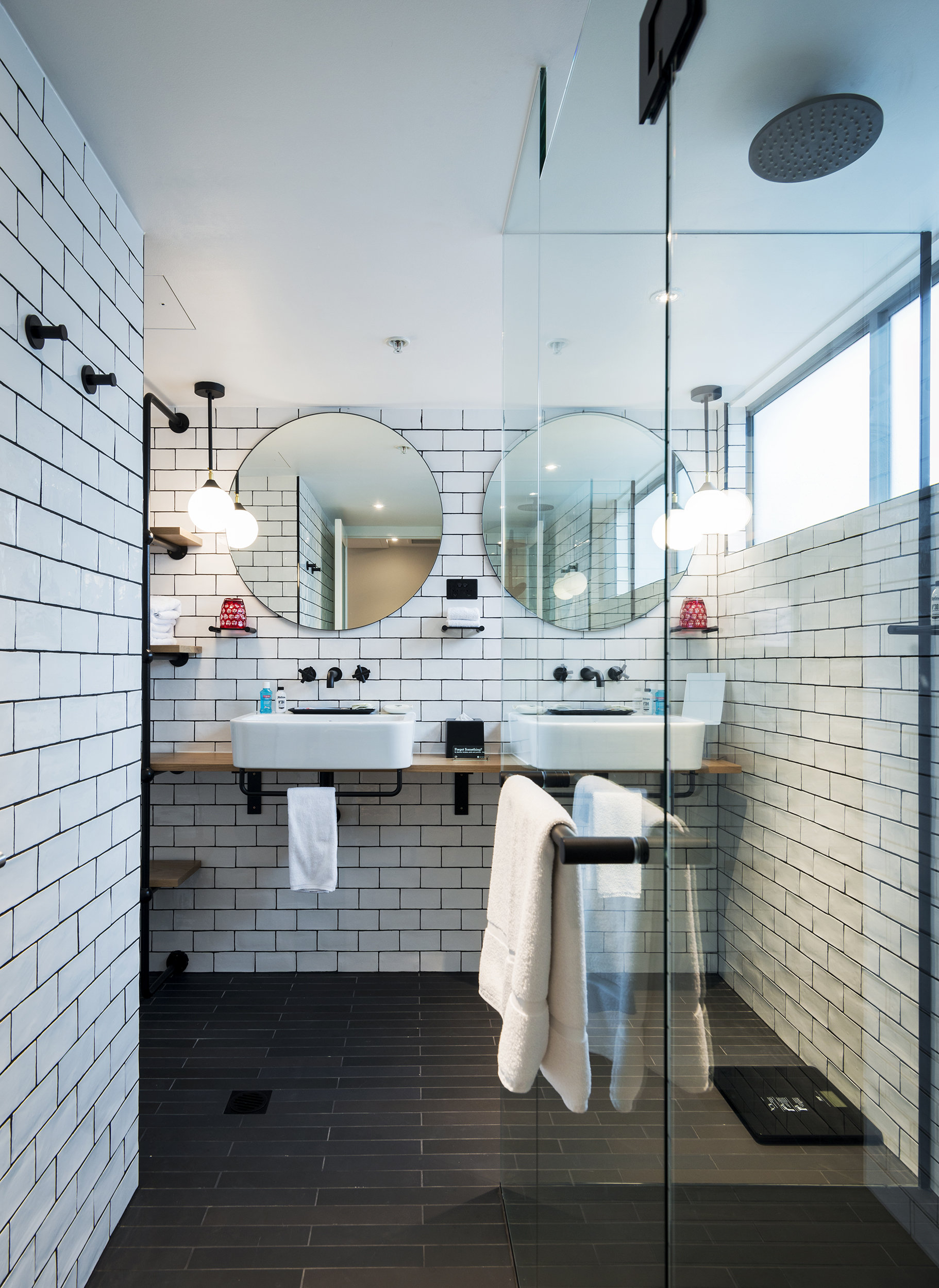 Ovolo Sydney Woolloomooloo, a Wyndham Hotel 50/50