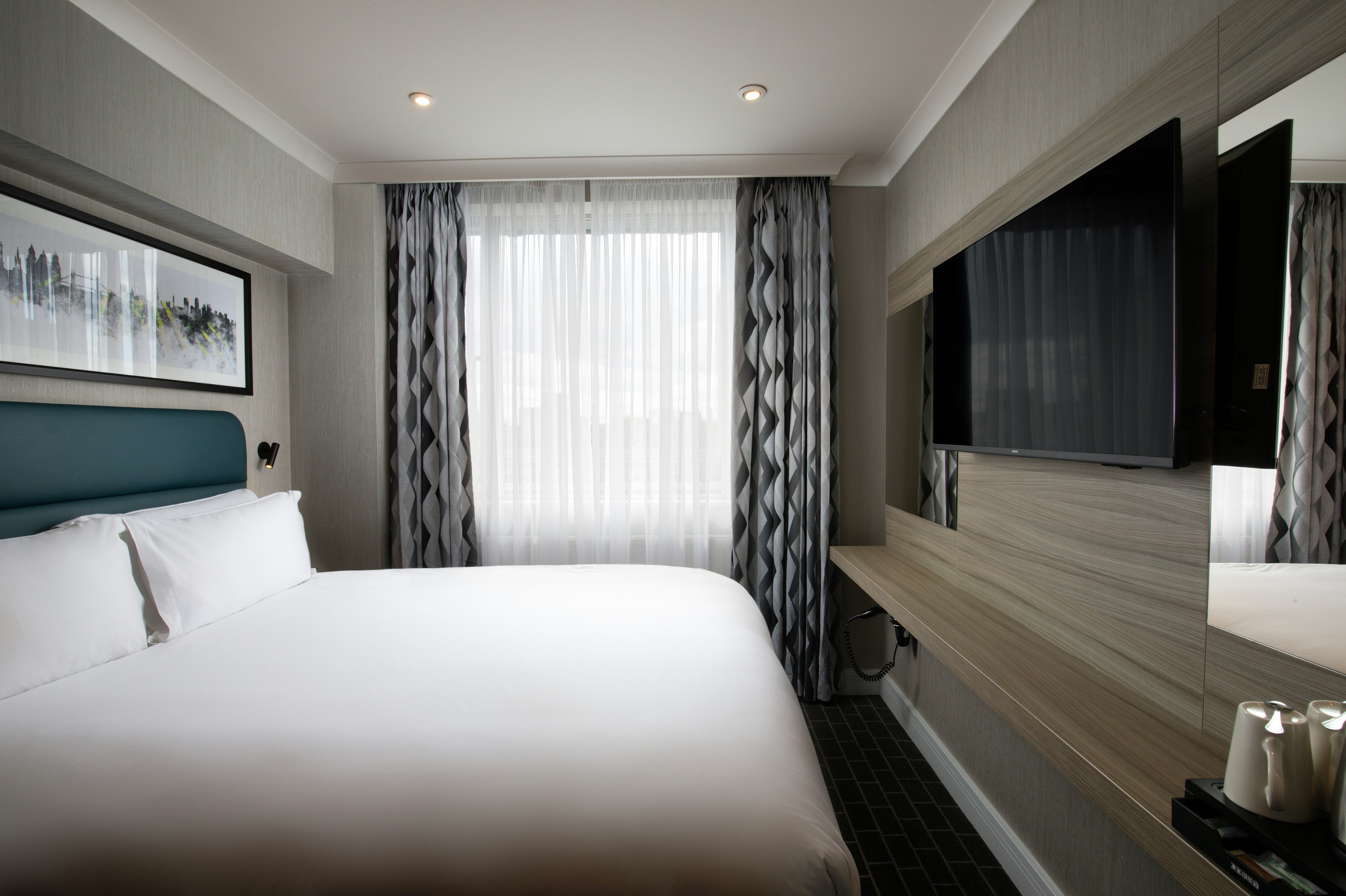 ROOM, DOUBLE BED