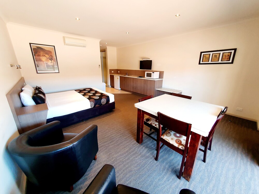 Werribee Park Motor Inn 47/63