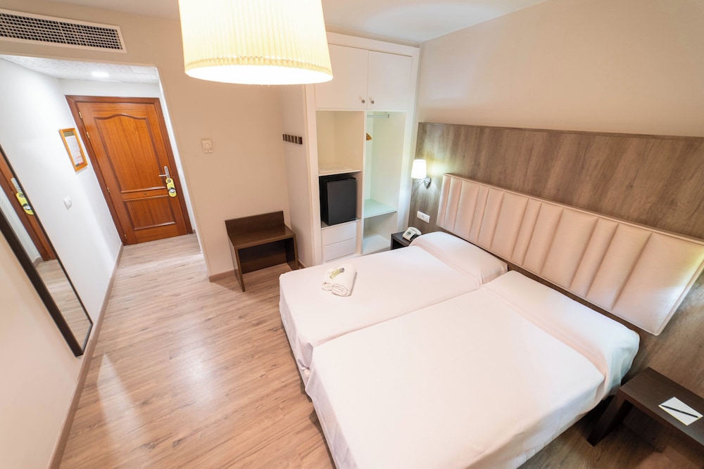 ROOM, DOUBLE BED, WITH EXTRA BED
