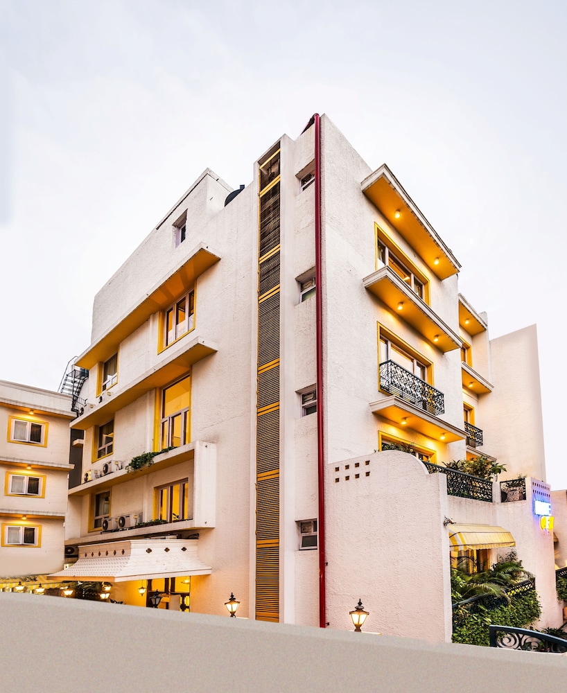 Home@F37 Kailash Colony Metro 3/69