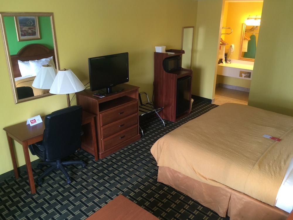 Travelers Inn Douglas By OYO US-441 8/37