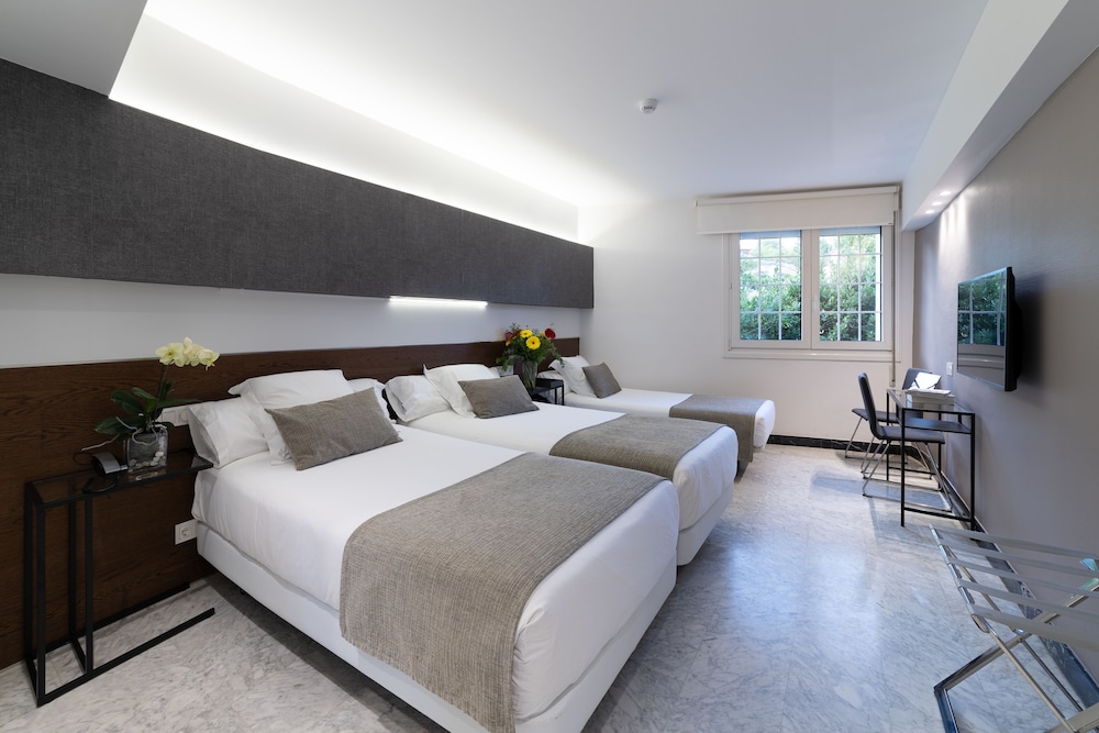 Hotel Avenida 7/62