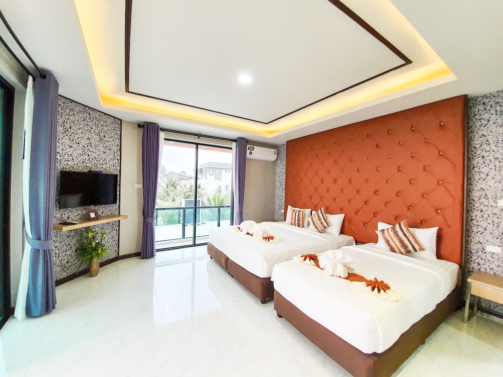 Saint Tropez Beach Resort Hotel 33/74