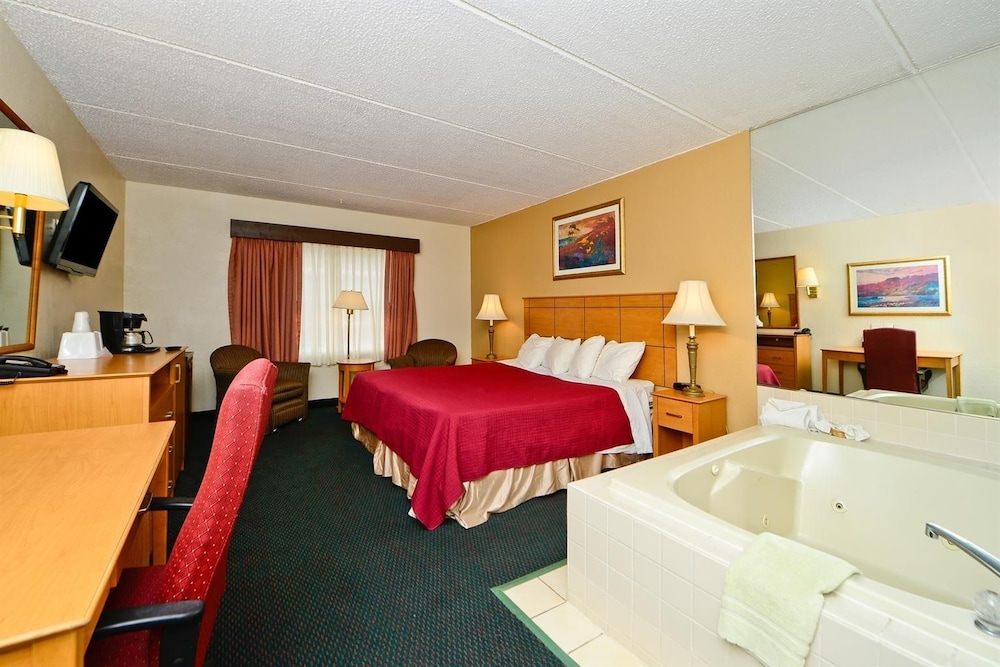 Americas Best Value Inn and Suites St Cloud 14/26