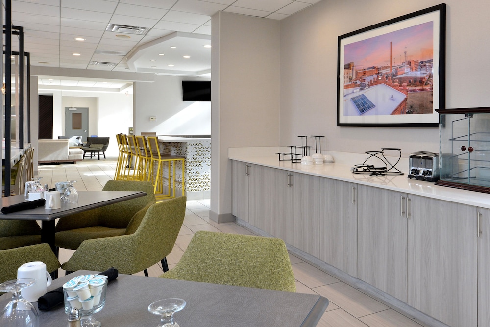 Holiday Inn Raleigh-Durham Airport 51/66