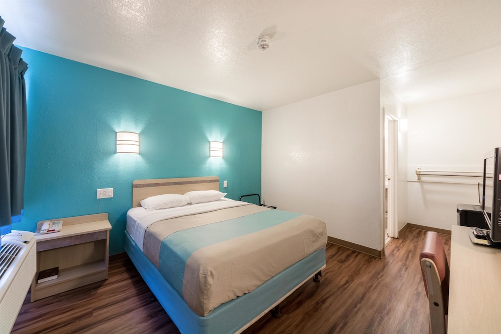 Motel6 Del Rio, TX 23/56