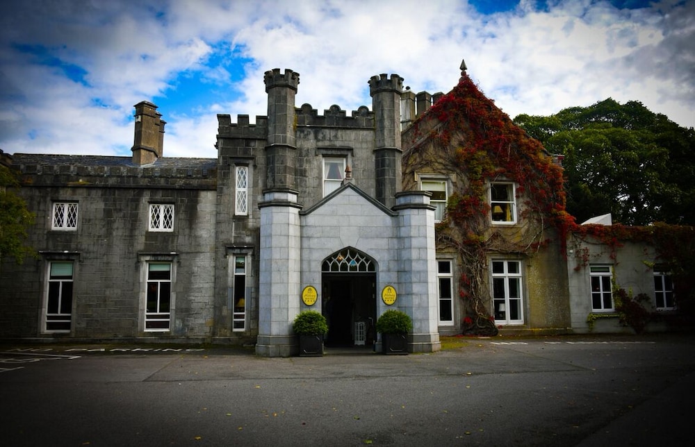 Abbey Hotel Roscommon 64/65