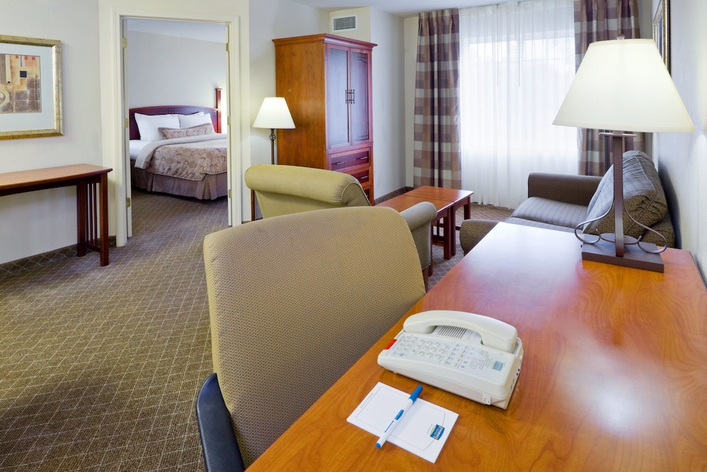 Staybridge Suites Cranbury-South Brunswick 39/75