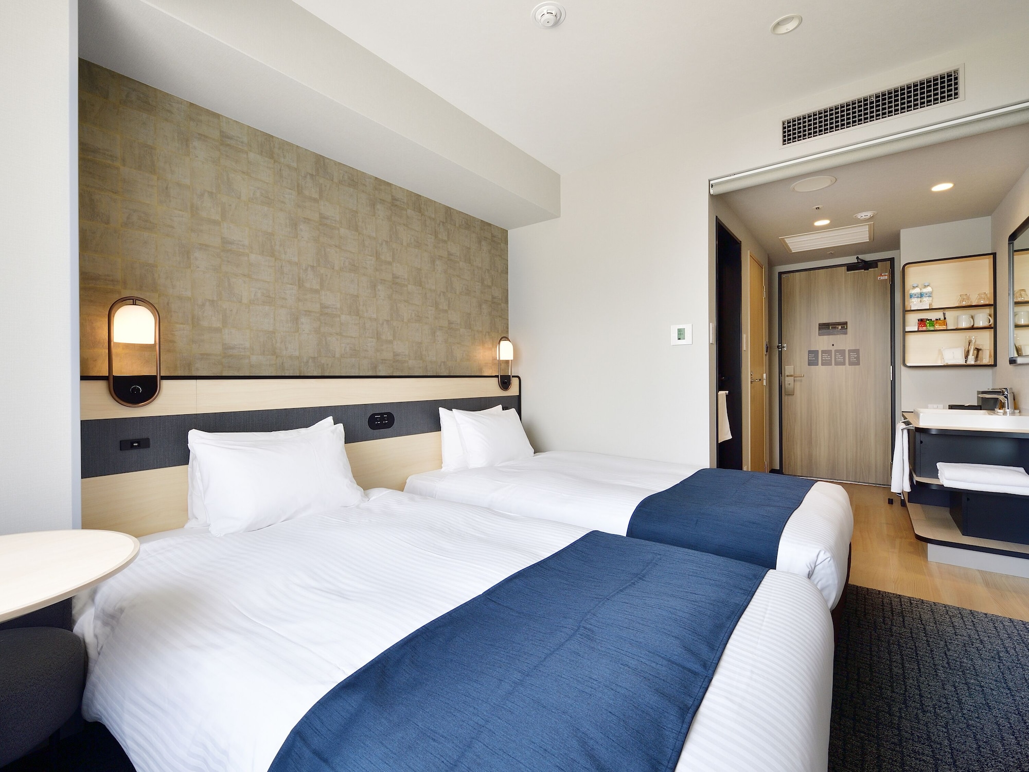 MODERATE, TWIN BEDS