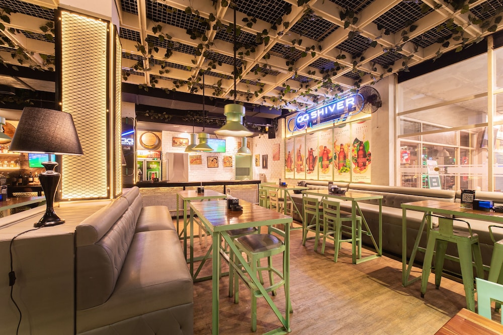 J.ICON HIP HOTEL 43/53