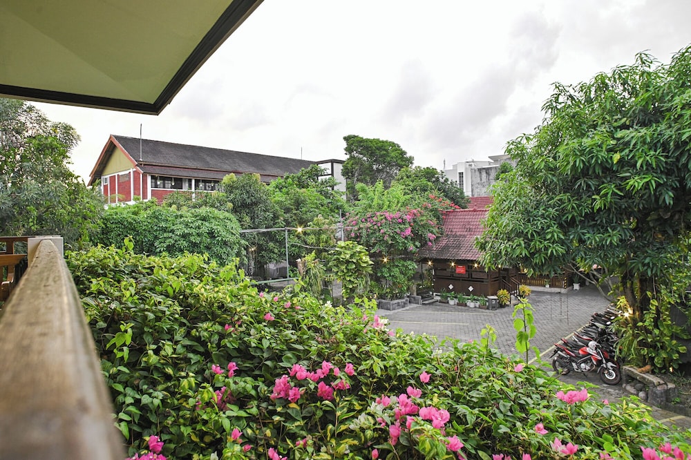 Paku Mas Hotel 37/41