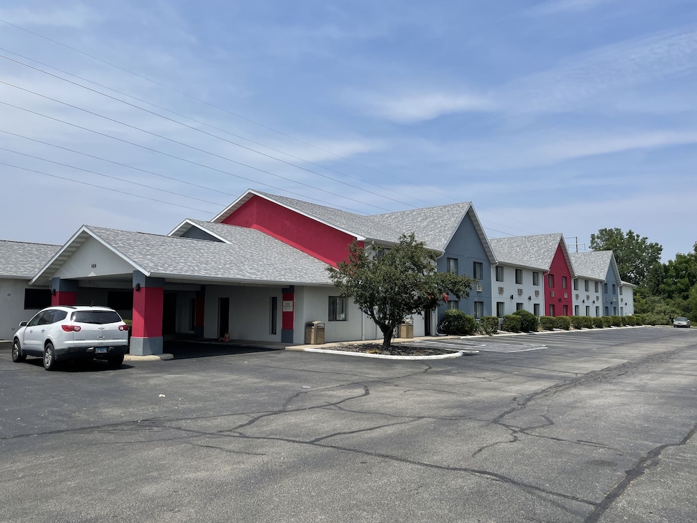 Ramada by Wyndham Effingham 32/41