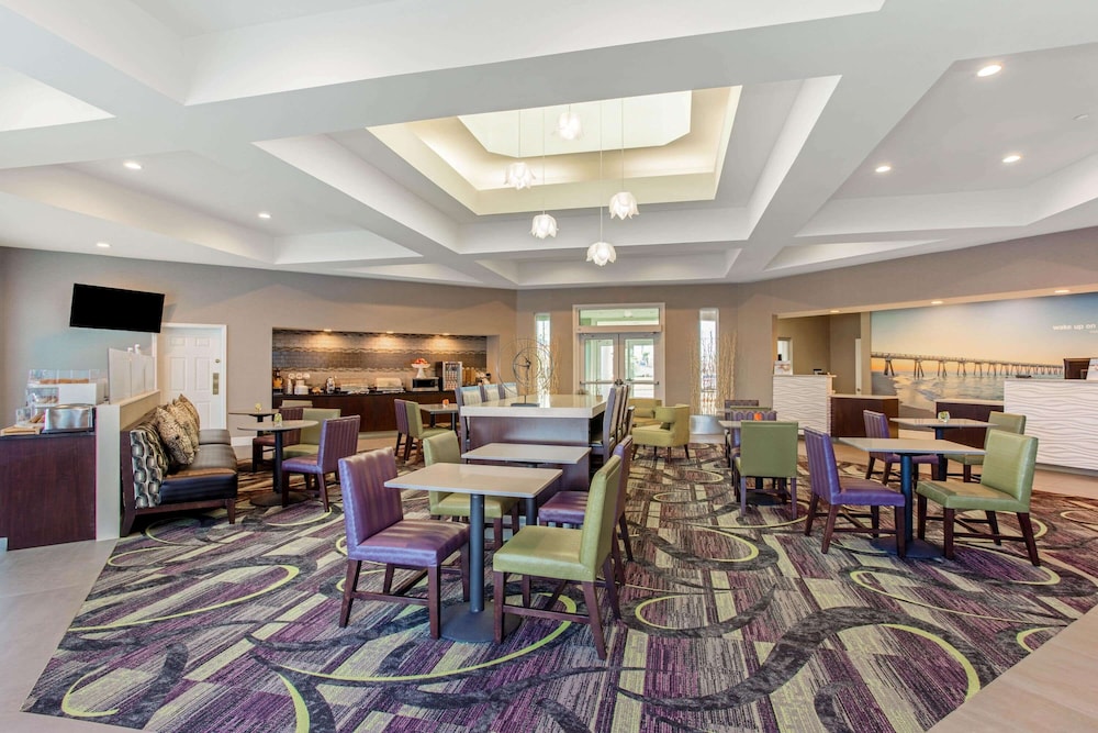La Quinta Inn Suites Panama City 38/45