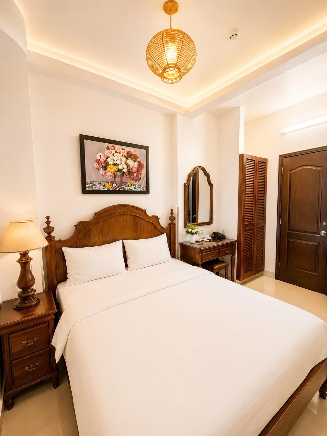 Superior, Double Bed, No Window