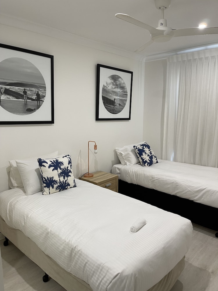 3 Bedrooms, Apartment, 1 Queen and 4 Single Beds, Ocean Front