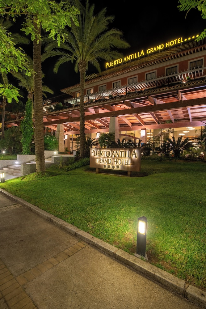 Puerto Antilla Grand Hotel 35/40