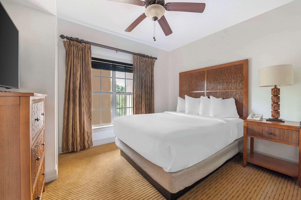 1 BEDROOM, SUITE, QUEEN BED