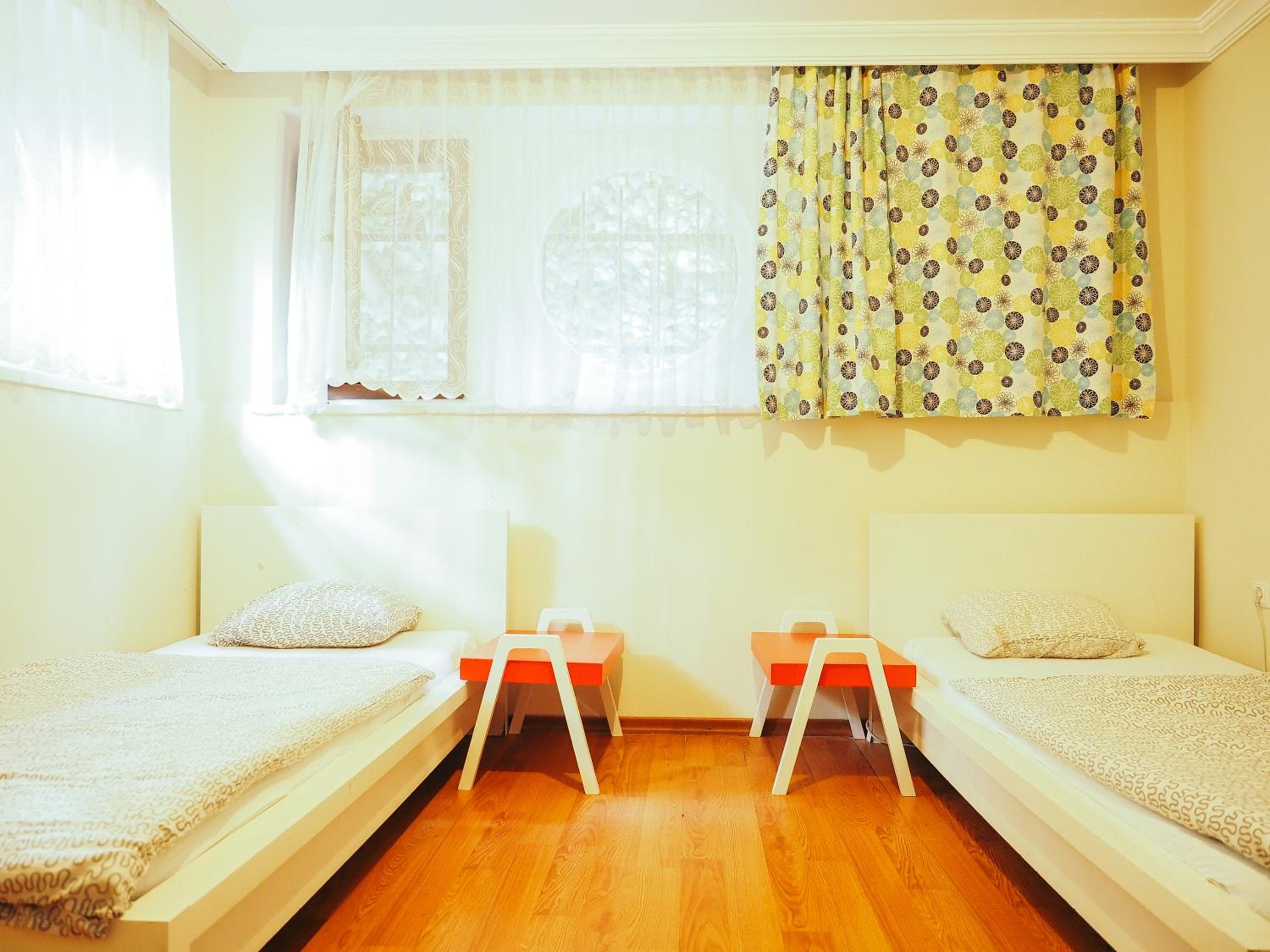 Room, Single
