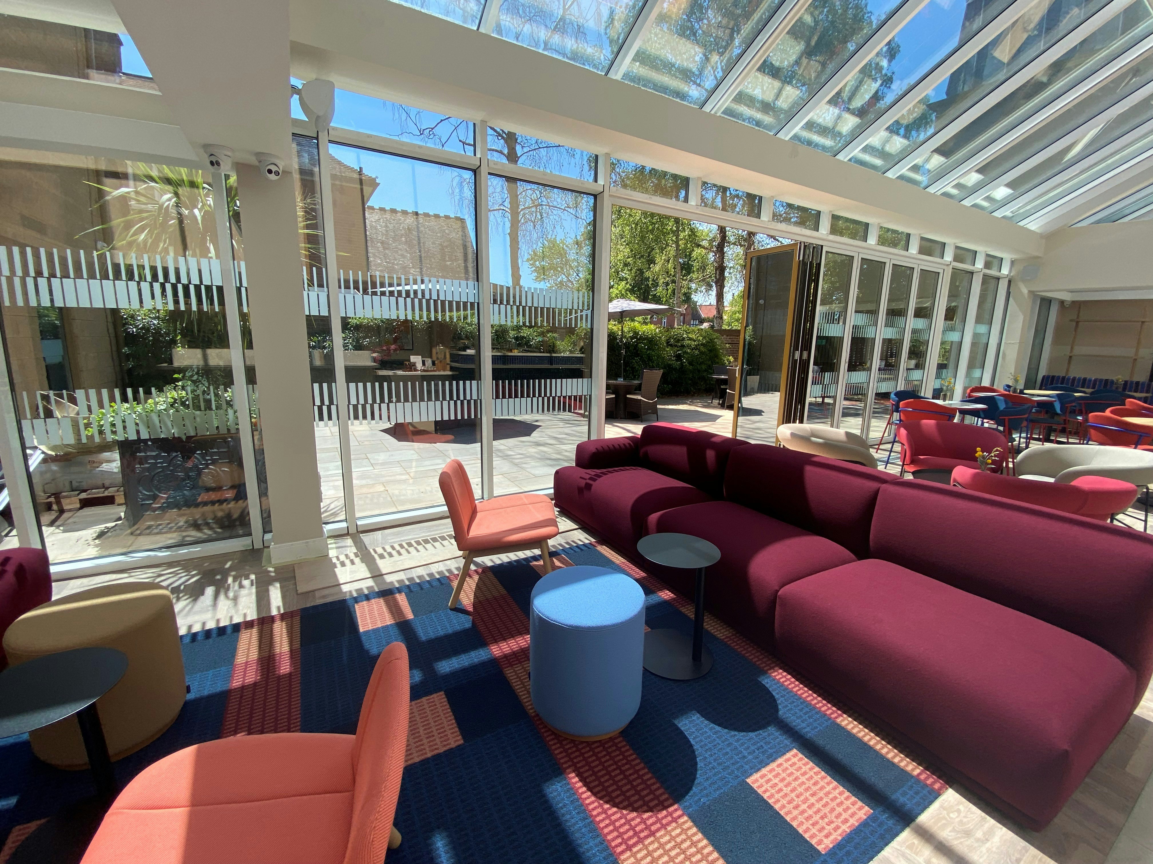Holiday Inn Express Windsor 38/74