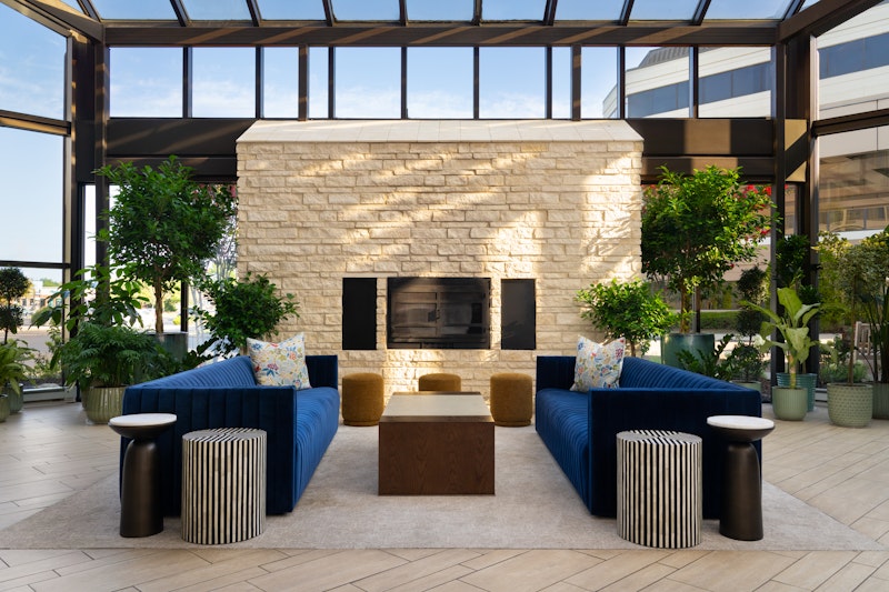 DoubleTree by Hilton Fairfield Hotel & Suites 23/36