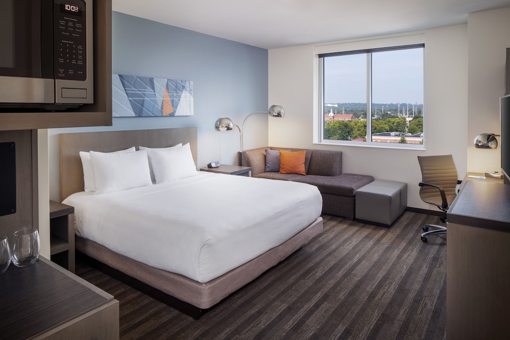 Hyatt House Augusta Downtown 12/52