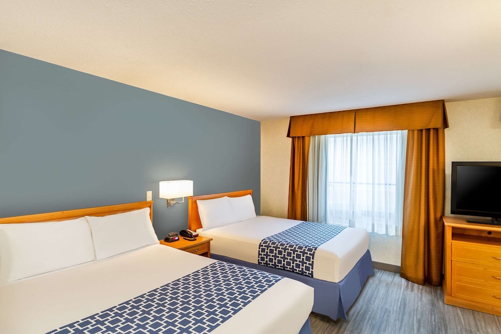 Econo Lodge Inn & Suites Calgary - University 8/32