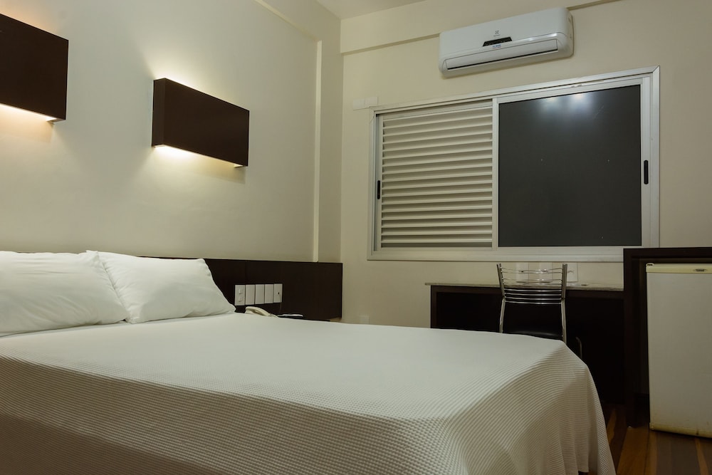Lindoya Hotel 8/50