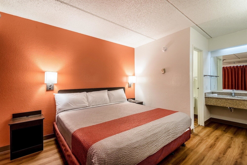 Motel6 Birmingham, AL 19/44