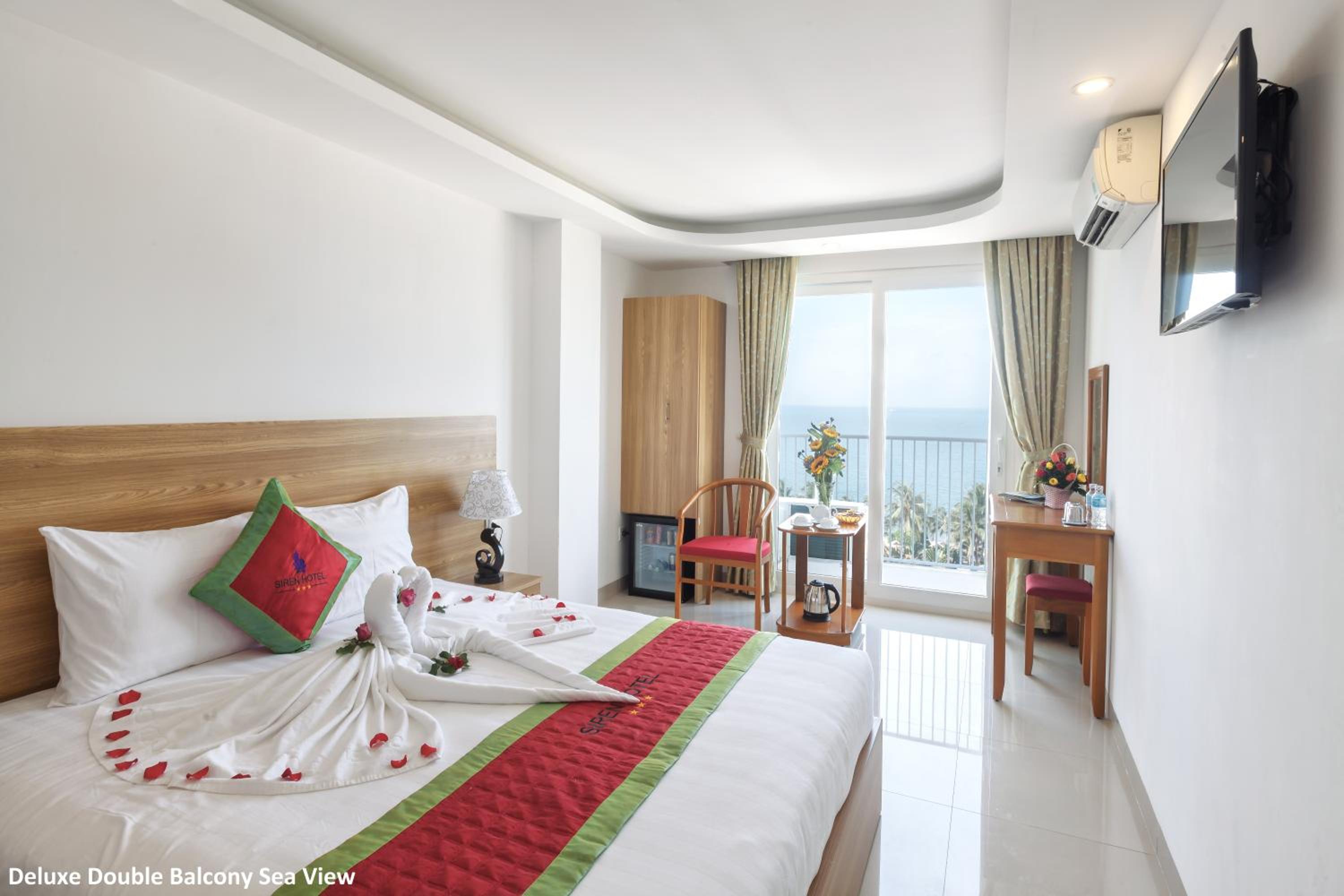 Deluxe, Double or Twin Bed, Sea View