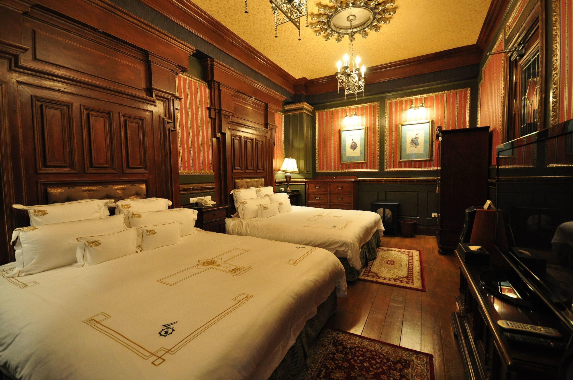 SUPERIOR, QUADRUPLE, 2 DOUBLE BEDS