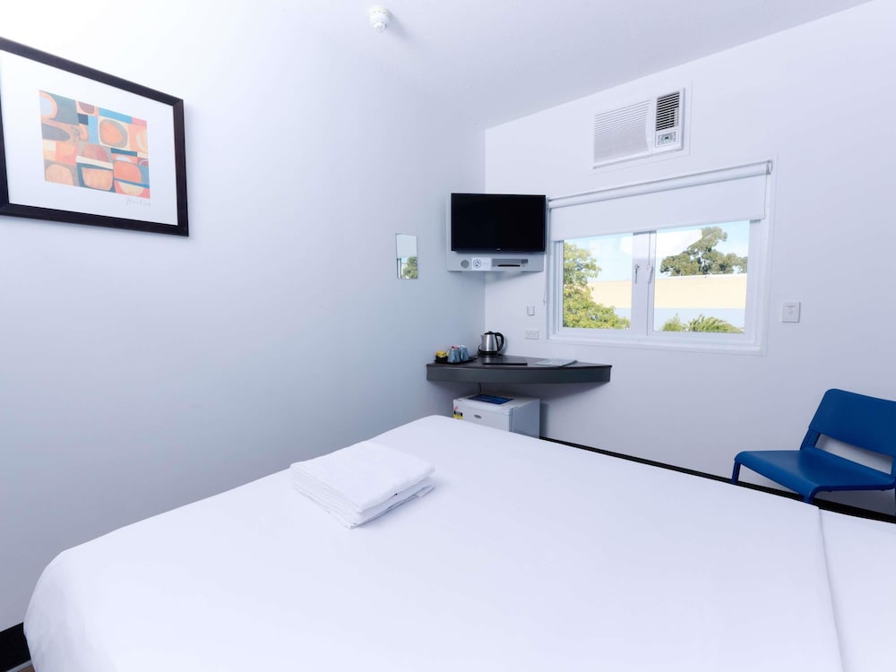 IBIS BUDGET PERTH AIRPORT 26/63