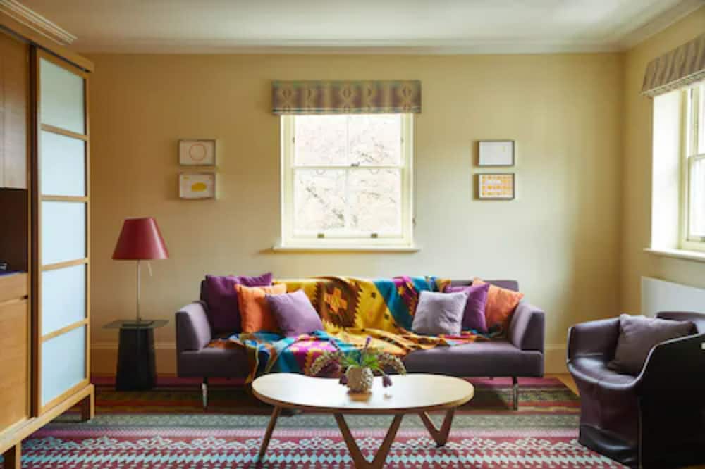 Cowley Manor 45/58