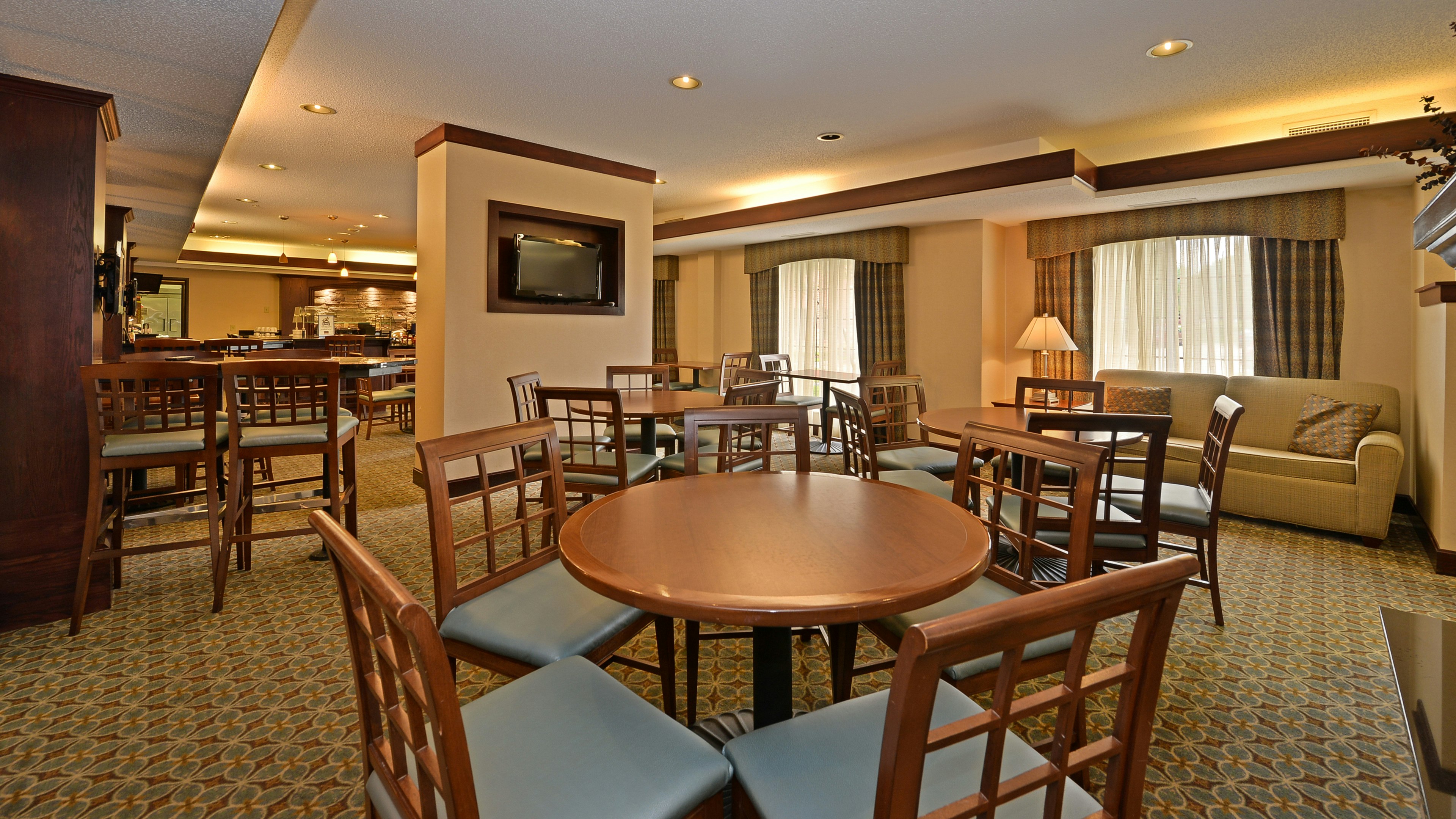 Staybridge Suites West Des Moines 58/76
