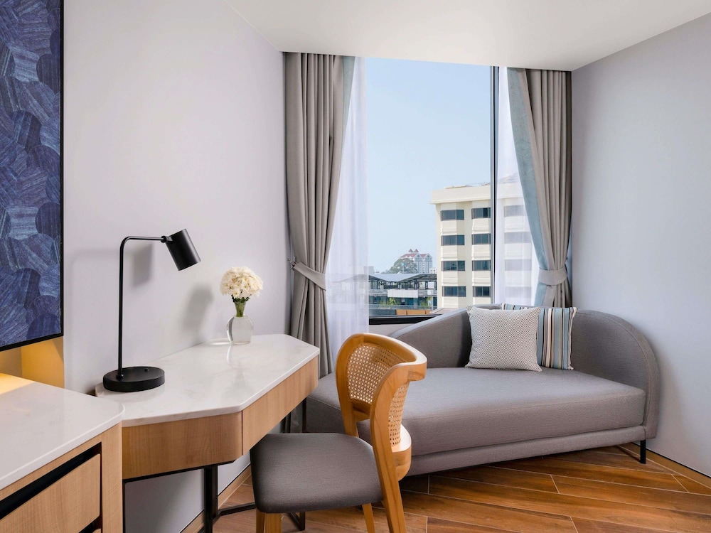 غرفة سوبيريور بسريرين منفصلين مع أريكة، Novotel Rayong Star Convention Centre 2/4