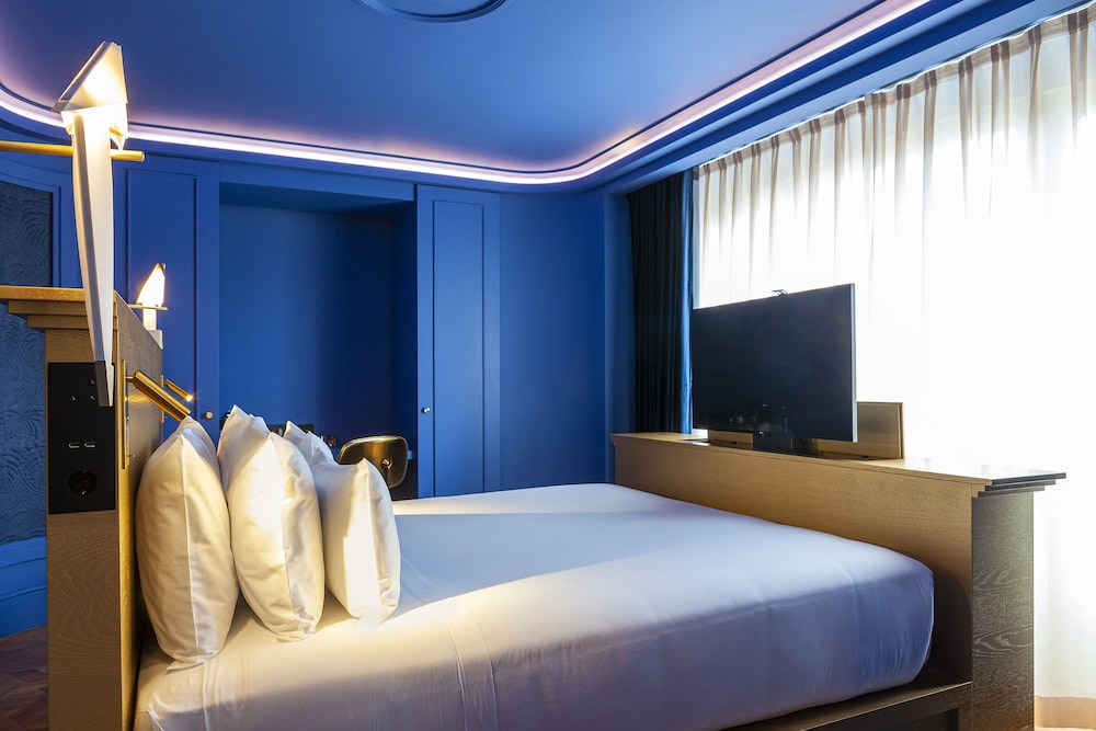 LEGACY, SUITE, CORNER