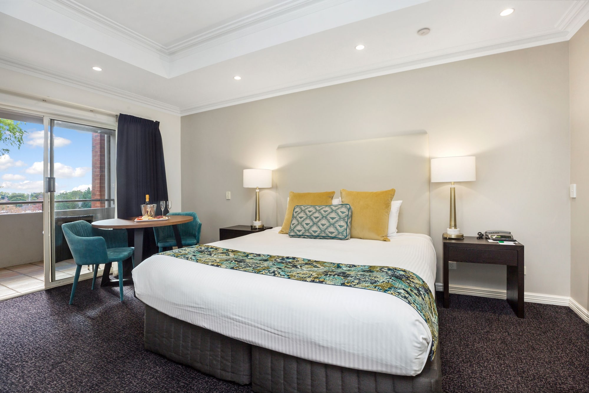 Spa, Suite, King Bed