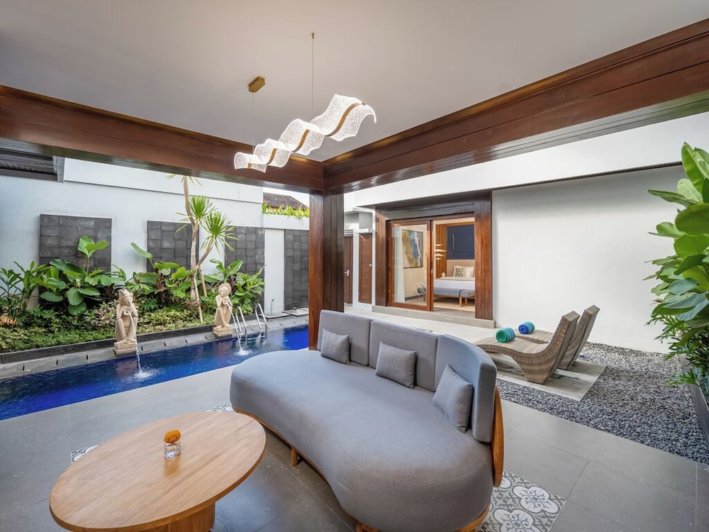 THE SAND Suites & Villas 8/50