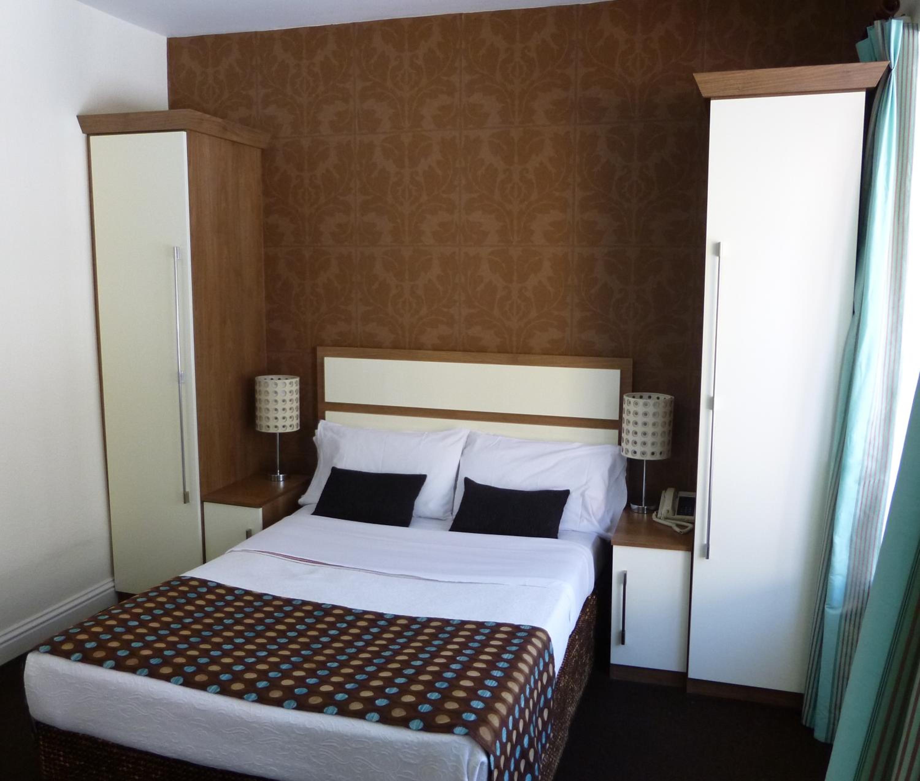 Room, Double or Twin Bed