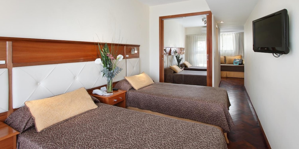 Embajador Hotel 16/55