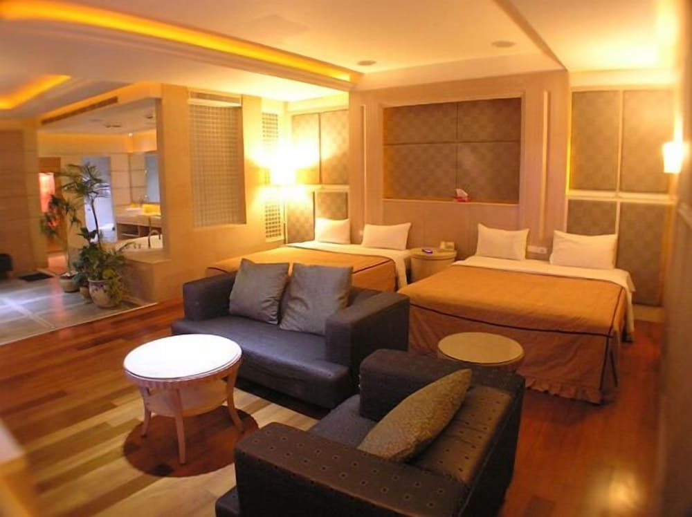 Changsing Business Motel 23/33