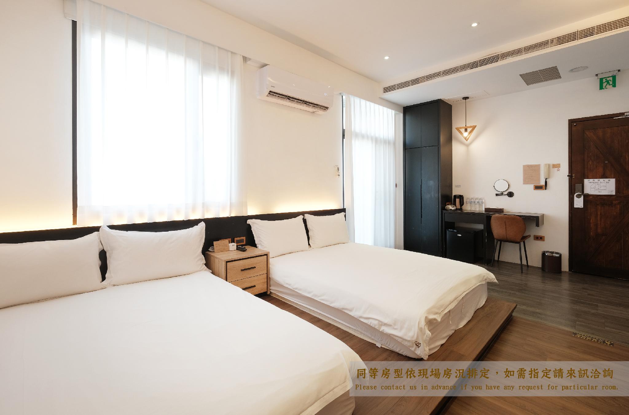 Room, Quadruple