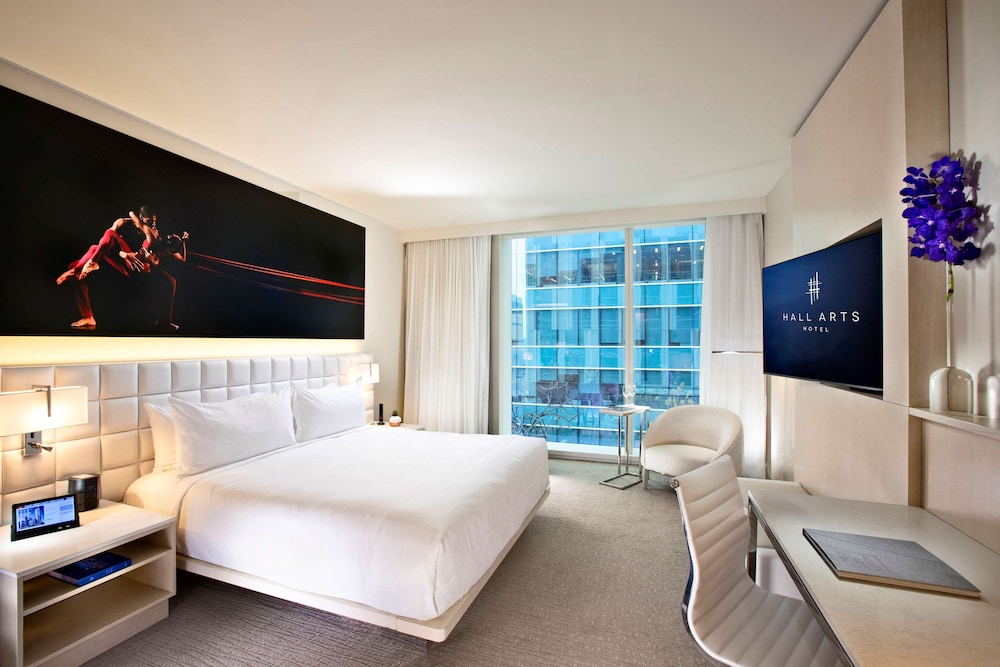 HALL Arts Hotel, Dallas, Autograph Collection 11/43