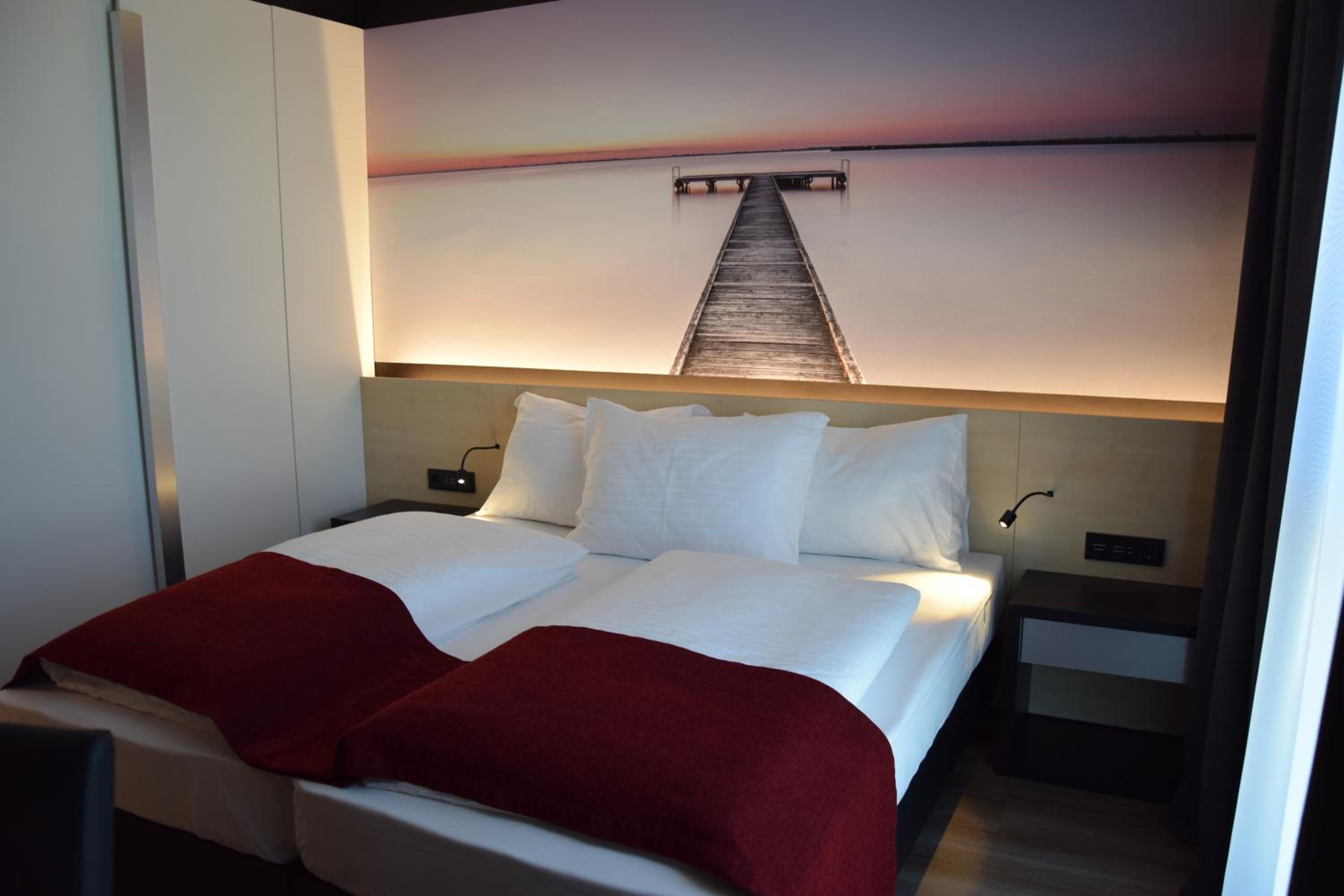 Standard, Twin Beds