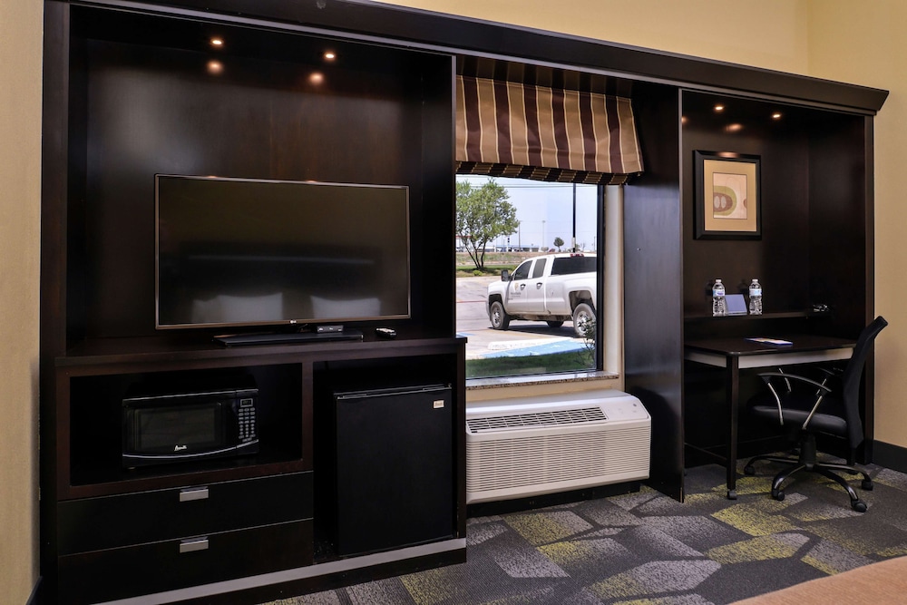 Hampton Inn Suites Big Spring 35/47