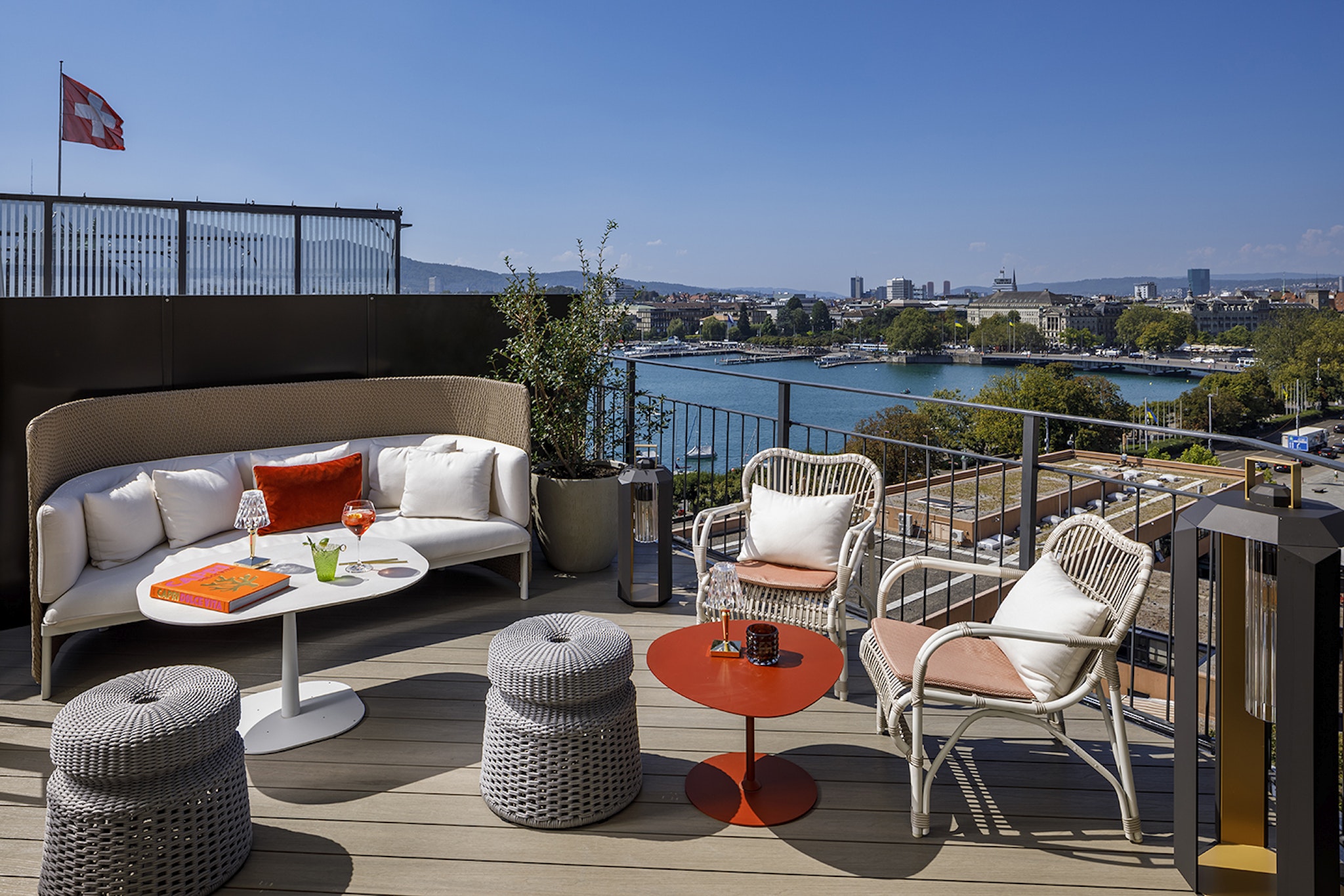 Small Luxury Hotel Ambassador Zurich 37/48