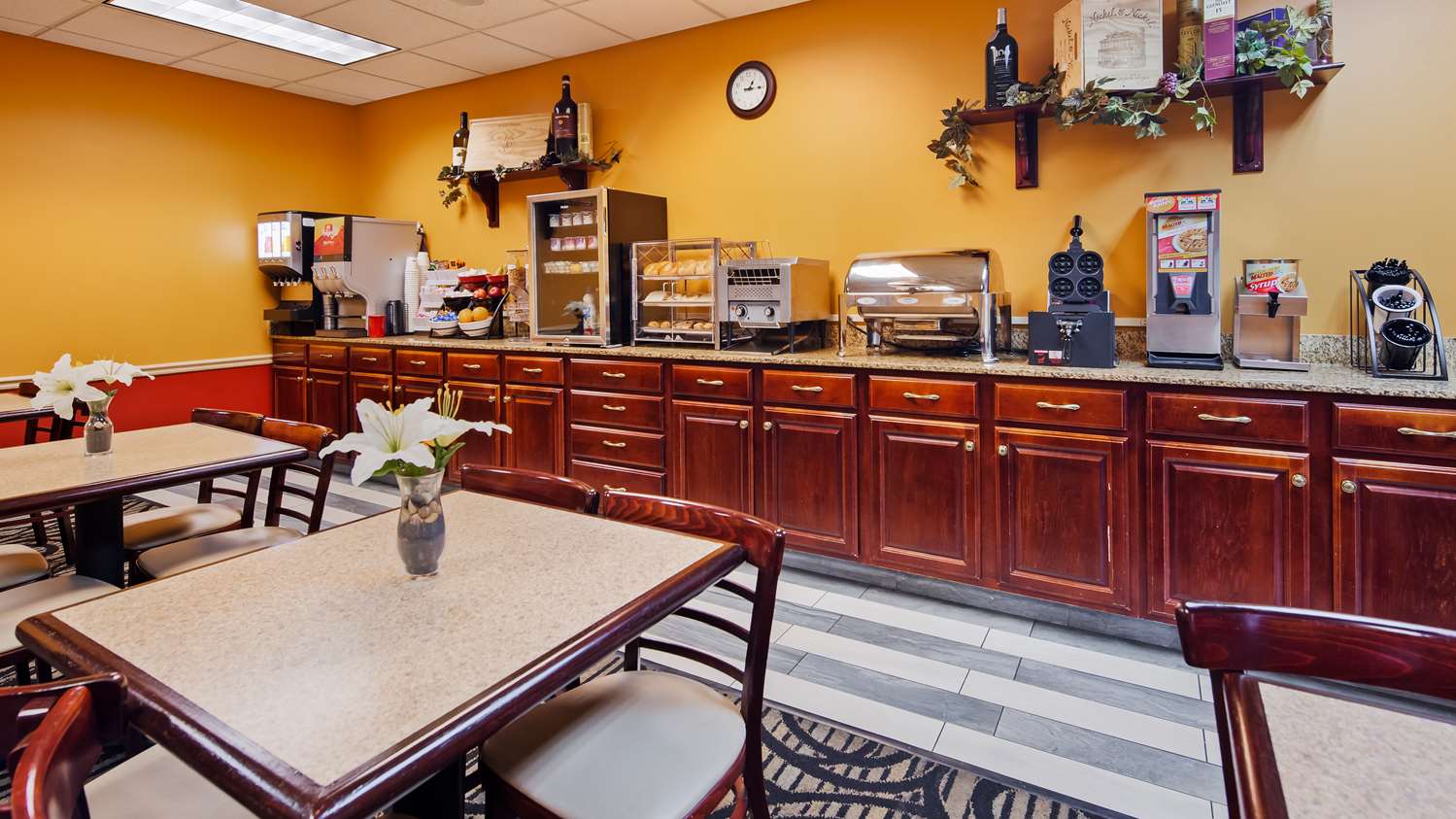 Best Western The Inn At The Fairgrounds 33/54